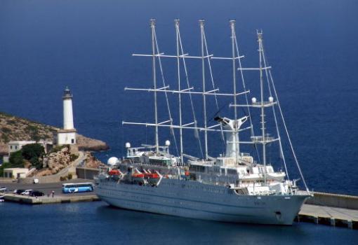 En Ibiza, donde puede acceder gracias a su pequeño tamaño